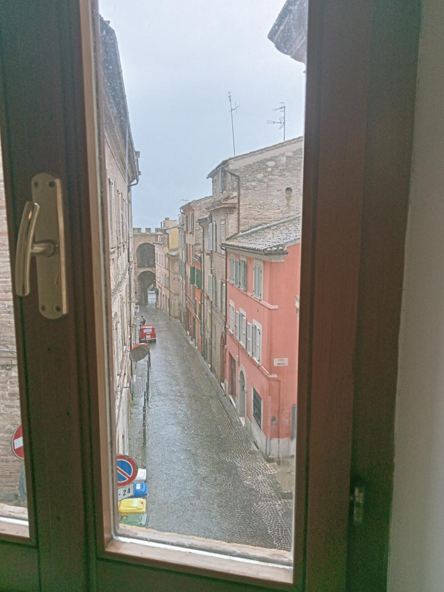Camere Via Crispi Centro Storico Macerata Extérieur photo